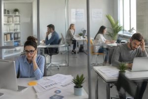 découvrez les véritables raisons pour lesquelles vos équipes ne coopèrent pas, au-delà de la simple bonne volonté, et comment instaurer une collaboration efficace.